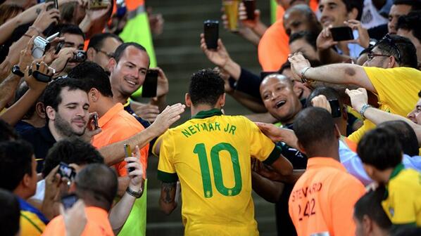 Neymar adored by Brazilian fans